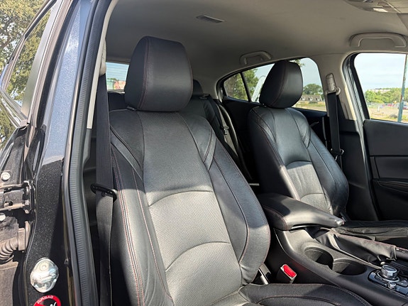Mazda 3 10 of 12