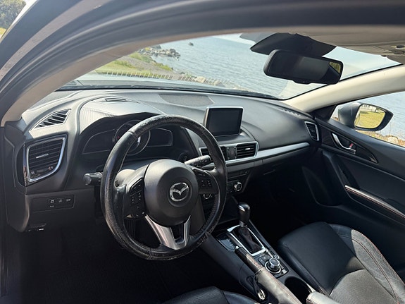 Mazda 3 8 of 12
