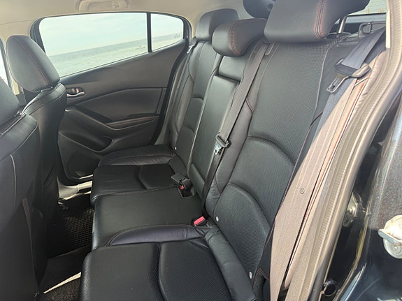 Mazda 3 11 of 12