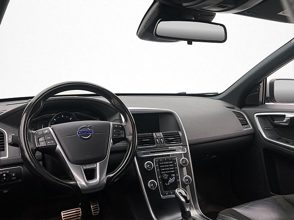 Volvo XC60 13 of 30