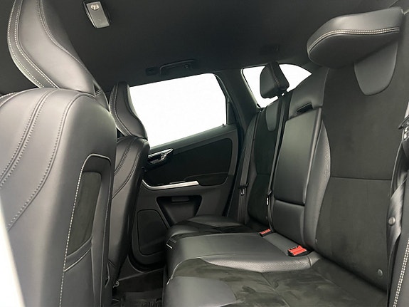 Volvo XC60 24 of 30