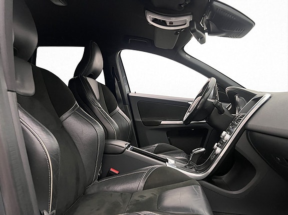Volvo XC60 25 of 30
