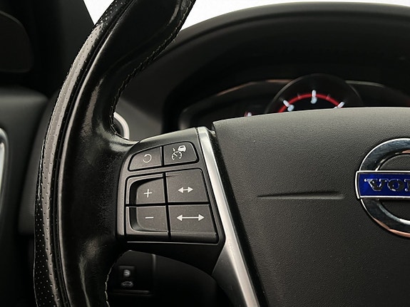 Volvo XC60 15 of 30
