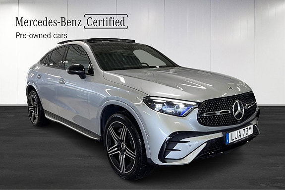 Mercedes-Benz GLC300 3 of 22