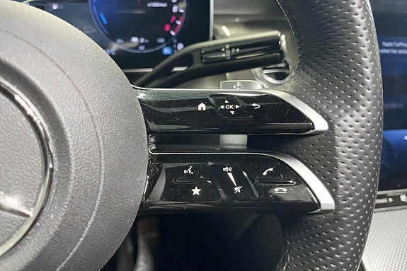 Mercedes-Benz GLC300 19 of 22