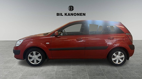 Kia Rio 2 of 10