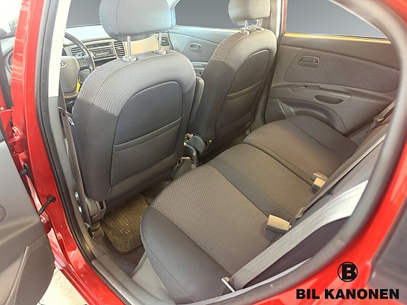 Kia Rio 10 of 10