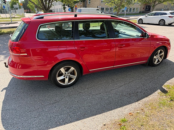 Volkswagen Passat 2 of 6