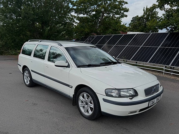 Volvo V70 4 of 8