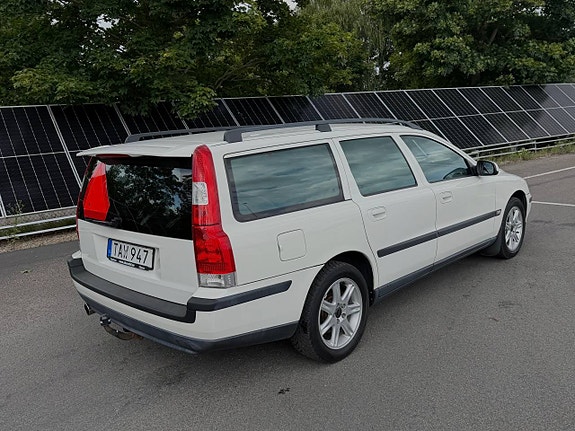 Volvo V70 6 of 8