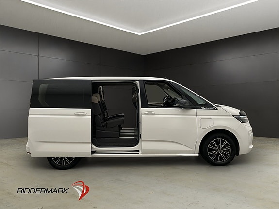 Volkswagen Multivan 11 of 30