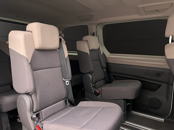 Volkswagen Multivan 26 of 30