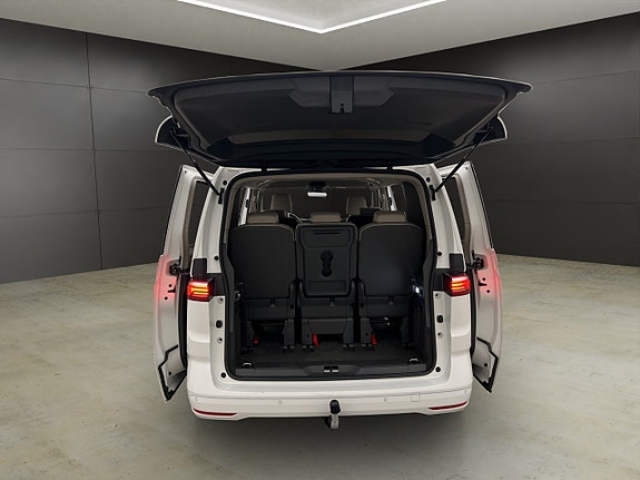 Volkswagen Multivan 12 of 30