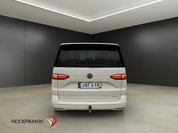 Volkswagen Multivan 8 of 30