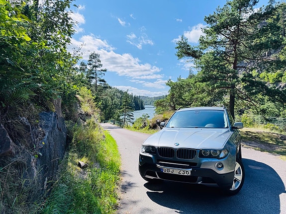 BMW X3 2 of 7