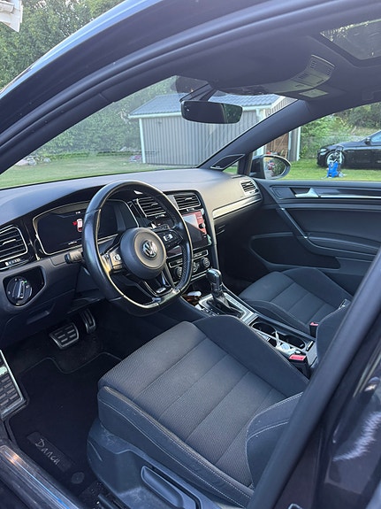 Volkswagen Golf VII 5 of 5