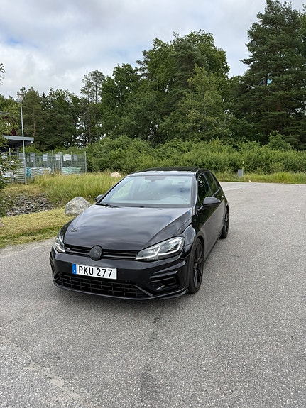 Volkswagen Golf VII 2 of 5