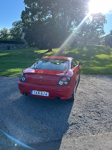 Hyundai Coupe 2 of 18