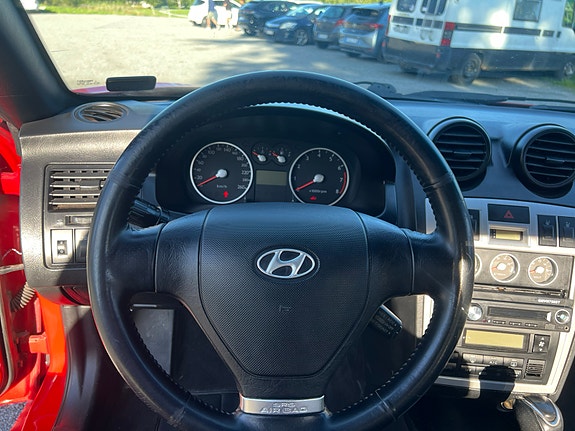 Hyundai Coupe 3 of 18