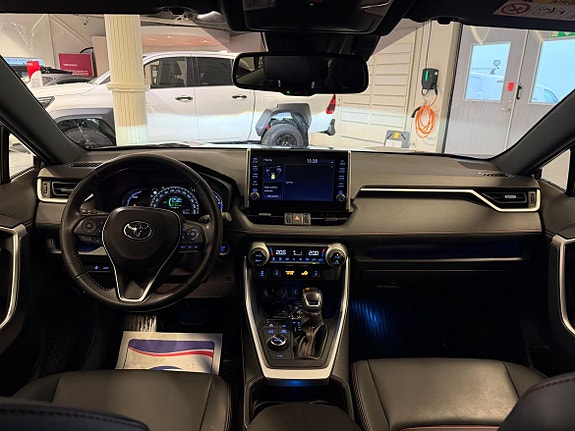 Toyota RAV4 11 of 12