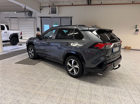 Toyota RAV4 5 of 12