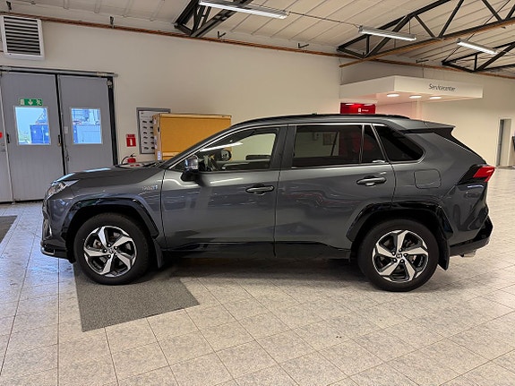 Toyota RAV4 6 of 12