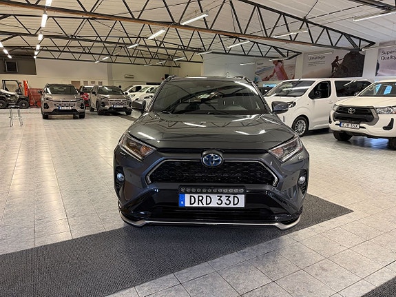 Toyota RAV4 8 of 12