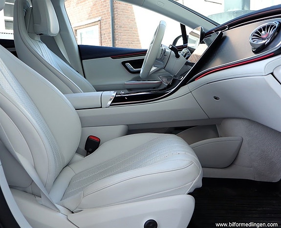 Mercedes-Benz EQE300 5 of 20