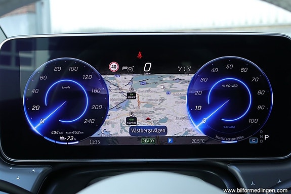 Mercedes-Benz EQE300 13 of 20