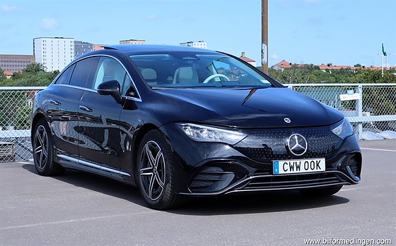 Mercedes-Benz EQE300 2 of 20