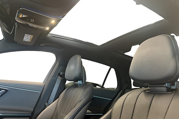 Mercedes-Benz E300 de 16 of 22