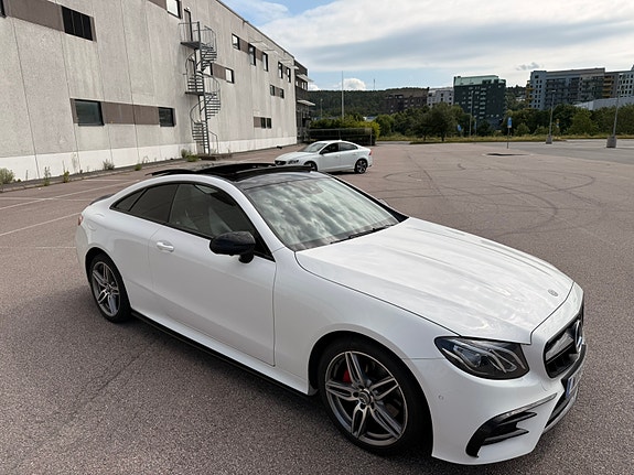 Mercedes-Benz E220 d 2 of 9