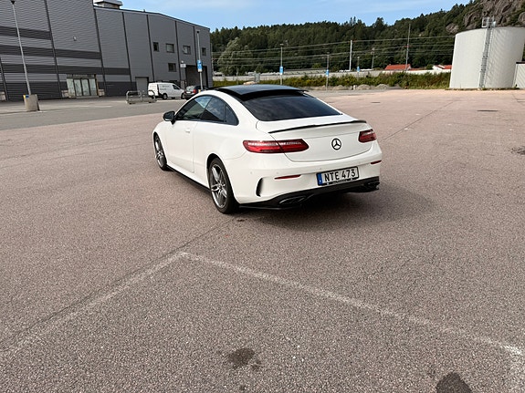 Mercedes-Benz E220 d 4 of 9