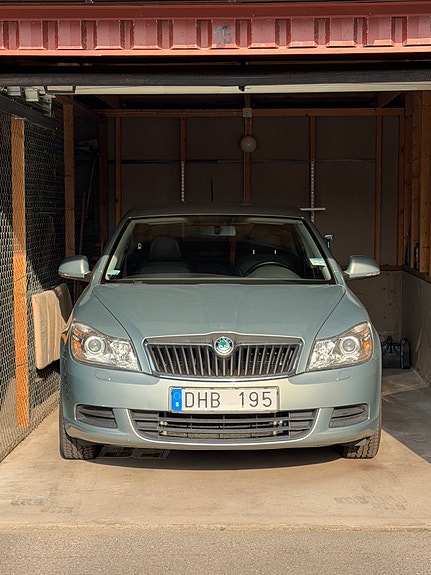 Skoda Octavia 2 of 19