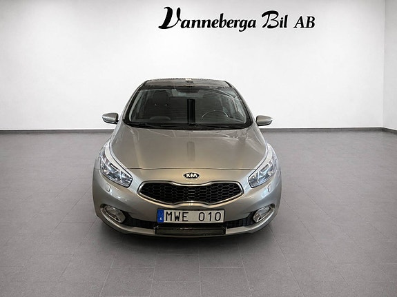 Kia Ceed 2 of 6