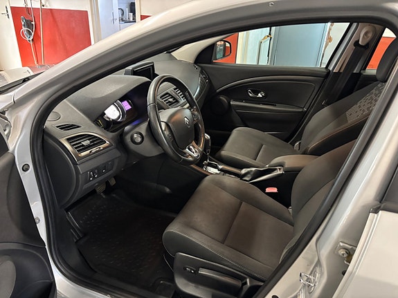 Renault Megane 5 of 6