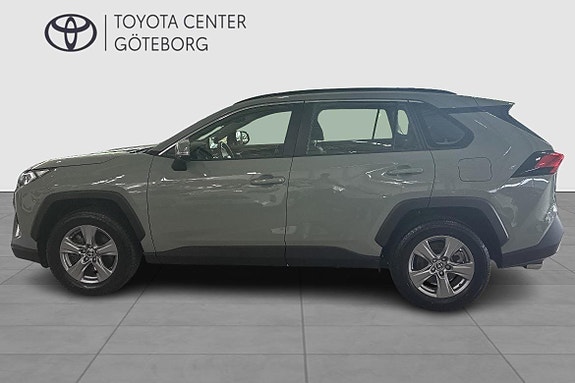 Toyota RAV4 5 of 12