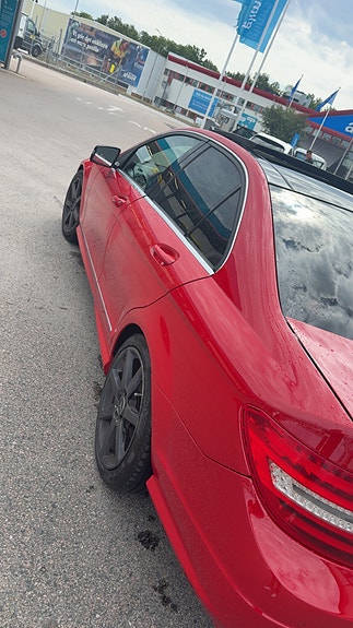 Mercedes-Benz C200 4 of 6