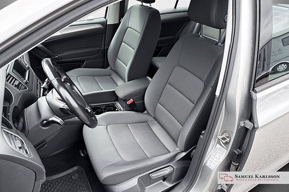 Volkswagen Golf Sportsvan 12 of 17