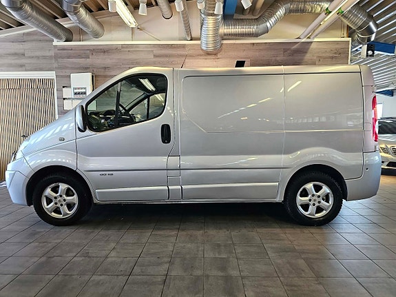 Renault Trafic 2 of 13