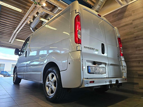Renault Trafic 13 of 13