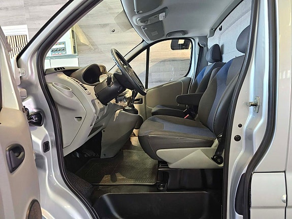 Renault Trafic 5 of 13