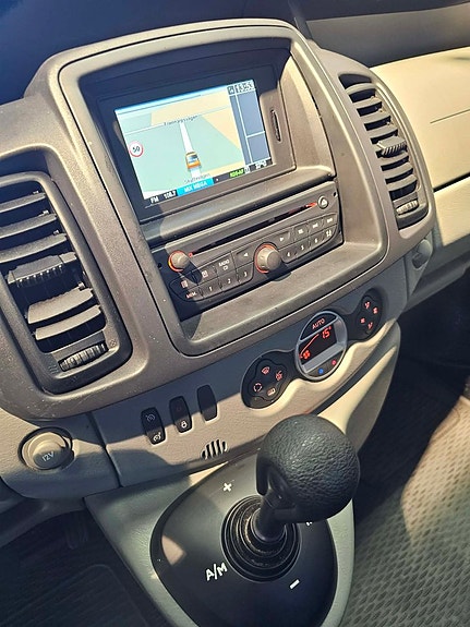 Renault Trafic 9 of 13