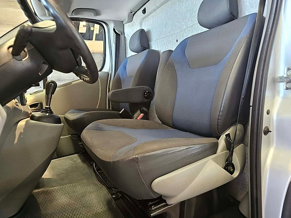 Renault Trafic 6 of 13