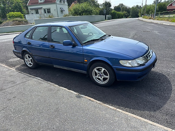 Saab 9-3 4 of 5