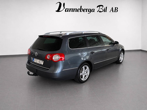 Volkswagen Passat 4 of 6