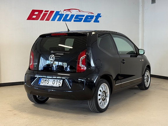 Volkswagen UP! 3 of 13