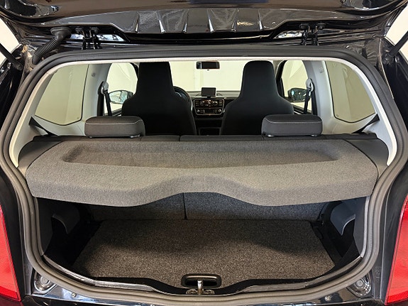 Volkswagen UP! 7 of 13