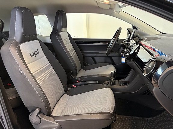 Volkswagen UP! 9 of 13