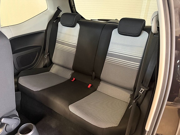 Volkswagen UP! 6 of 13